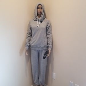 Nike sweatsuit